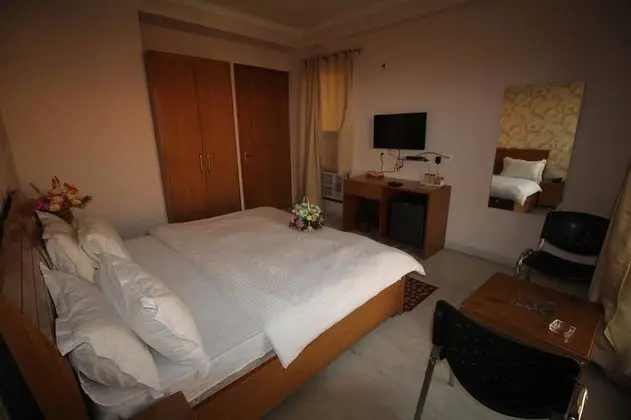 Deluxe Tek Büyük Yataklı Oda