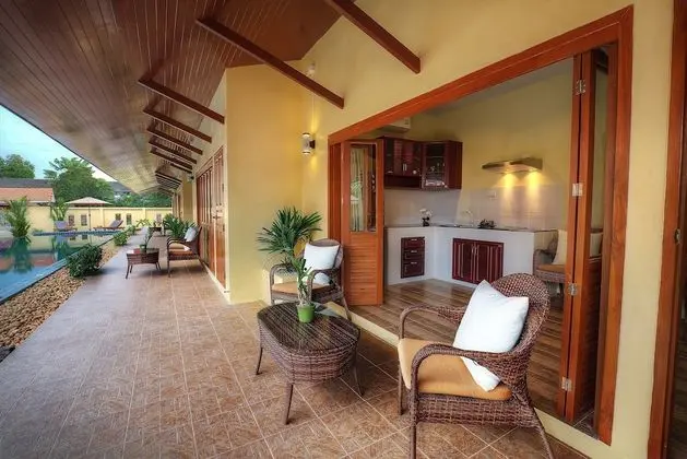 Villa with Kitchen