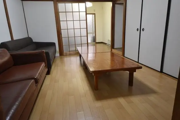 Ev, Sigara İçilmez (Private Vacation)