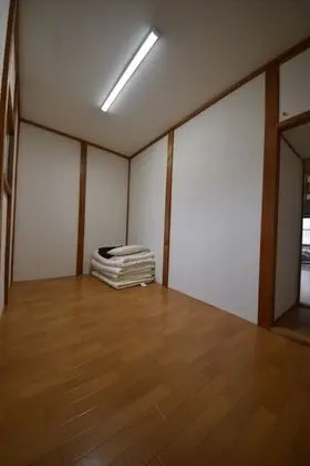 Ev, Sigara İçilmez (Private Vacation)