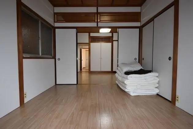 Ev, Sigara İçilmez (Private Vacation)