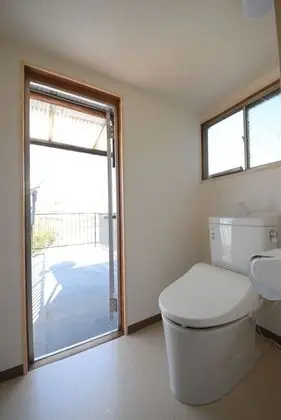 Ev, Sigara İçilmez (Private Vacation)