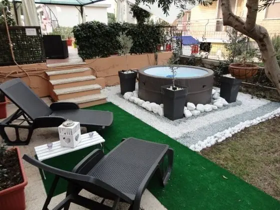 Deluxe Üç Kişilik Oda, 1 Yatak Odası, Özel Banyo, Bahçeli