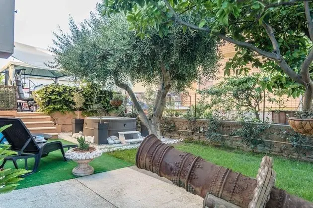 Luxury Tek Büyük Yataklı Oda, 1 Yatak Odası, Özel Banyo, Bahçe Manzaralı