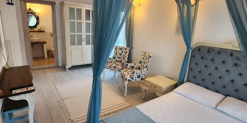 Balkonlu Deluxe Triple Oda