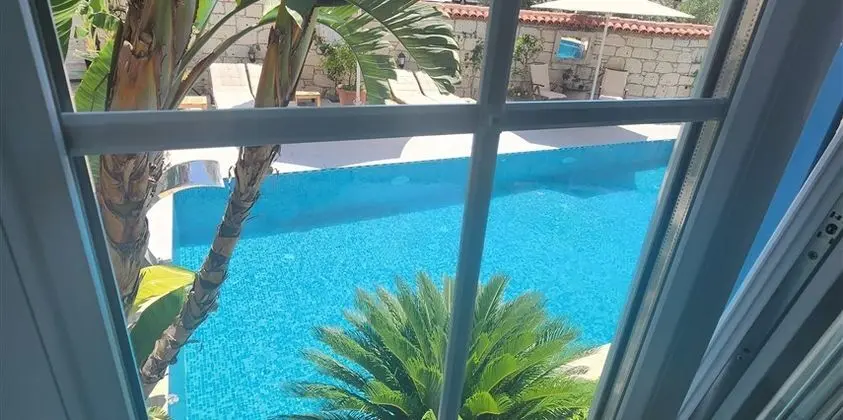 Deluxe Oda Havuz Manzaralı