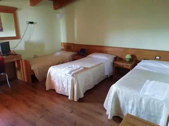 Tek Büyük veya İki Ayrı Yataklı Oda