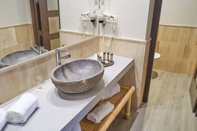 Standard Tek Büyük veya İki Ayrı Yataklı Oda