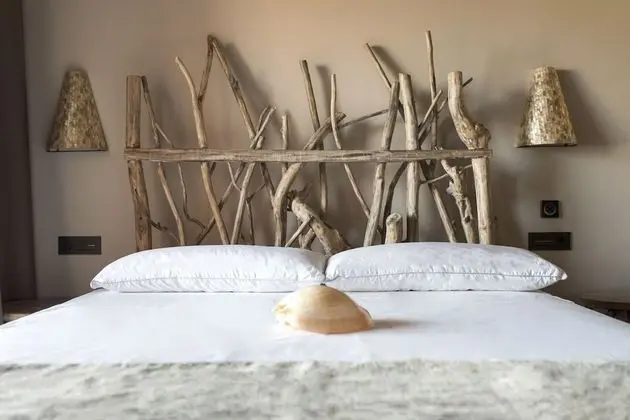 Üç Kişilik Oda, Havuz Manzaralı
