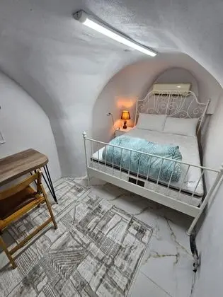 Taş Konak,Avlu Manzaralı,Balkonlu