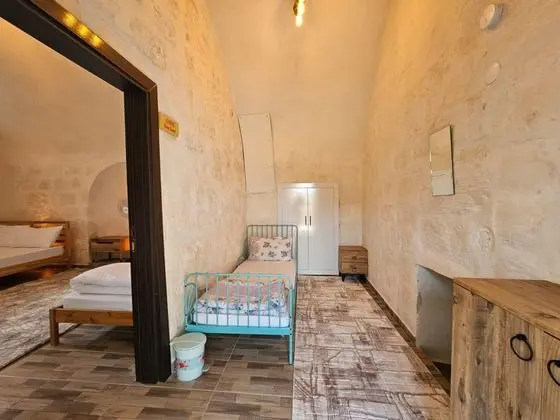 Taş Konak,Avlu Manzaralı,Balkonlu