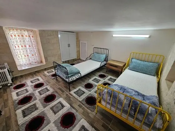 Taş Konak,Avlu Manzaralı,Balkonlu