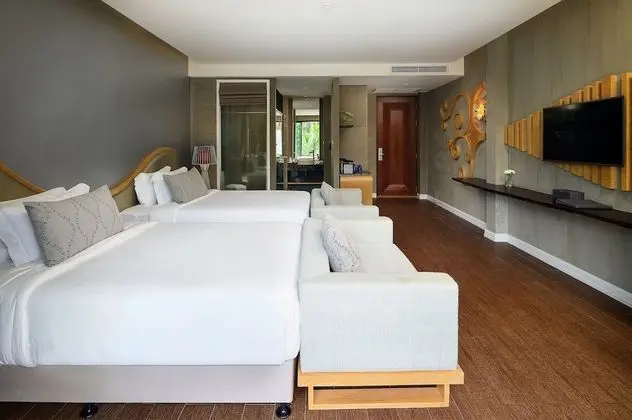 Grand Pool Access