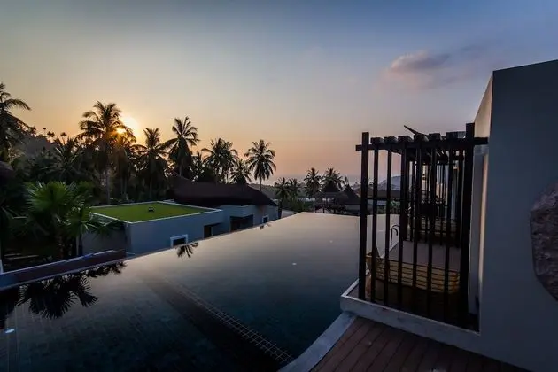 Grand Pool Access