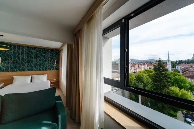 Junior Tek Büyük Yataklı Oda