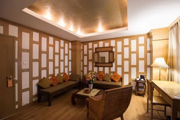 Corner Suite