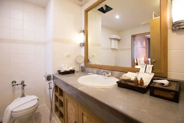 Corner Suite