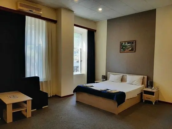 Deluxe Tek Büyük Yataklı Oda