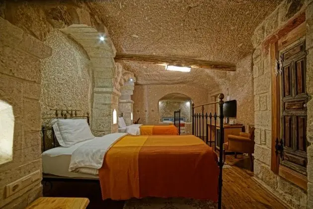Aile Odası, Bahçe Manzaralı
