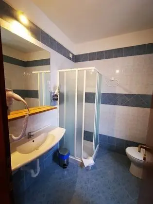 Büyük Yataklı Tek Kişilik Oda