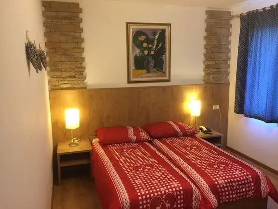 Comfort Tek Büyük veya İki Ayrı Yataklı Oda