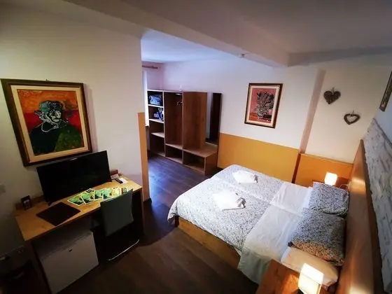 Comfort Tek Büyük veya İki Ayrı Yataklı Oda
