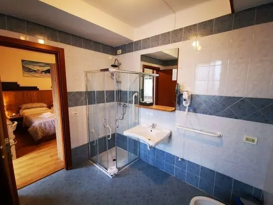 Comfort Tek Büyük veya İki Ayrı Yataklı Oda