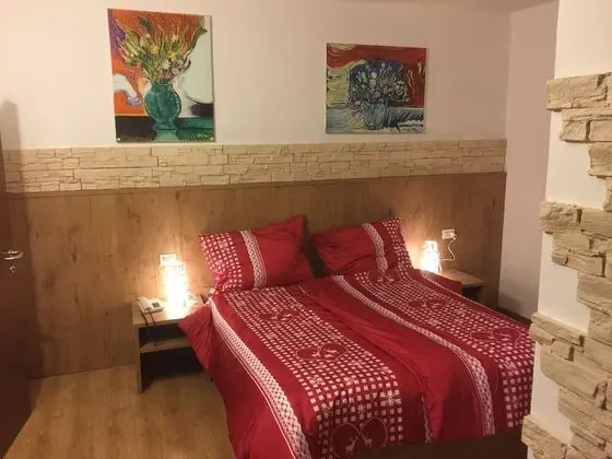 Üç Kişilik Oda