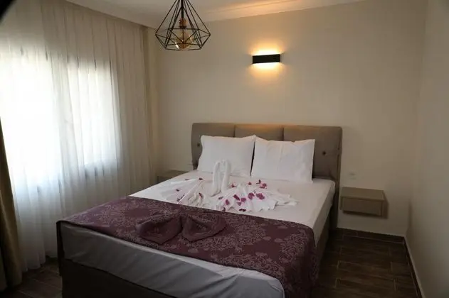Çift Kişilik, Deniz Manzaralı