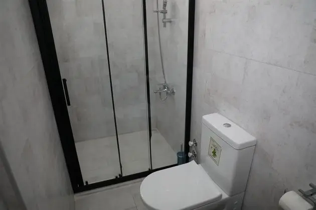 Çift Kişilik Kara Manzaralı