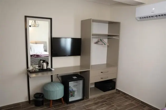 Çift Kişilik Kara Manzaralı