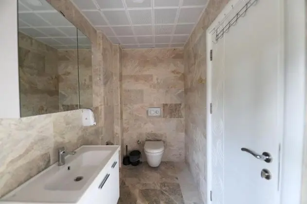 Balkonlu Superior Oda, Dağ veya Havuz Manzaralı, 2. Kat