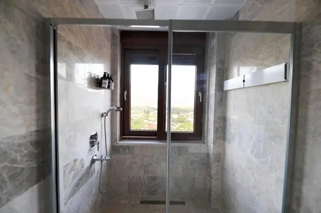 Standart Oda, Dağ veya Havuz Manzaralı, Fransız Balkonlu