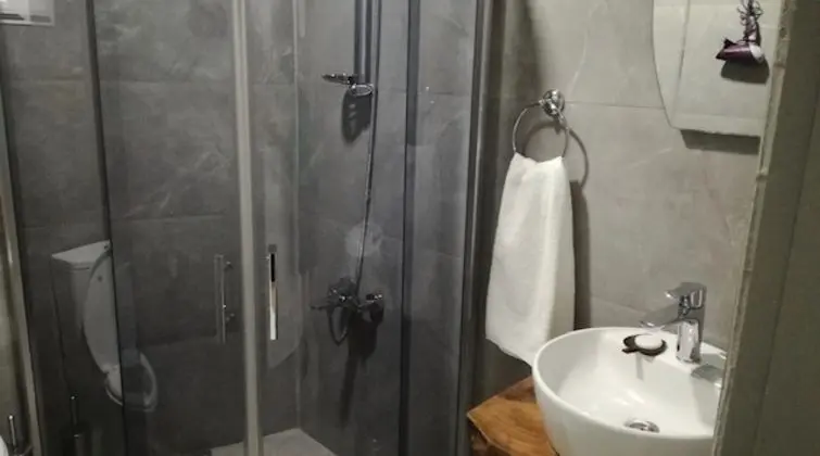 Triple, Şehir Manzaralı