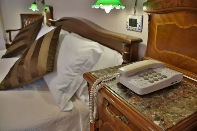 Standard Tek Büyük Yataklı Oda