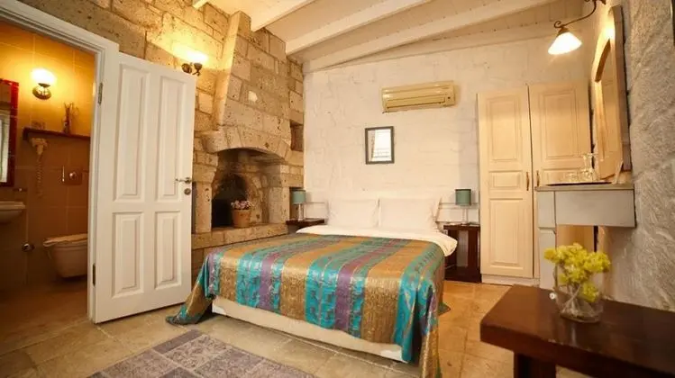 Çift Kişilik, Manzarasız, Şömineli