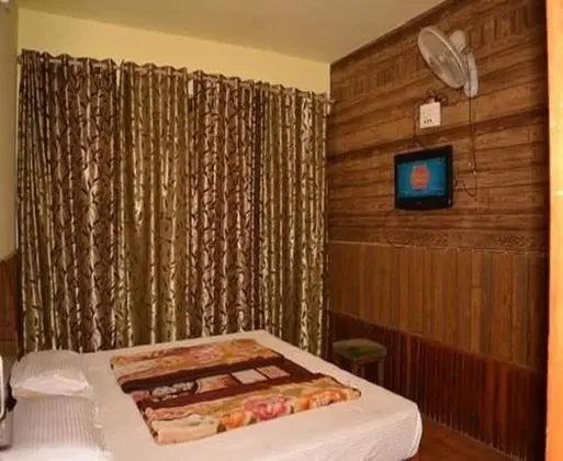 Deluxe Oda, 1 Çift Kişilik Yatak, Sigara İçilebilir