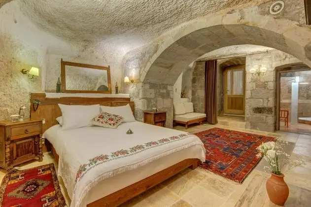 Deluxe Cave