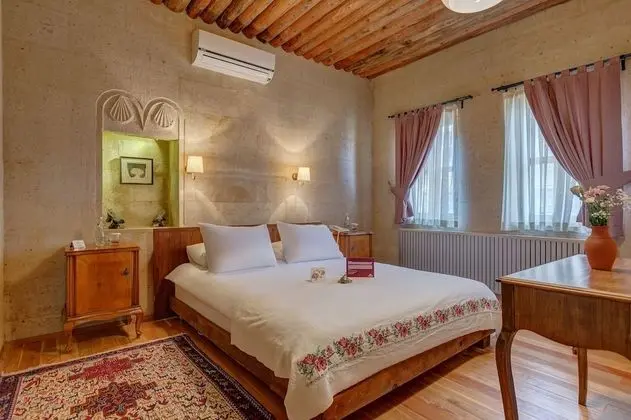 Royal Queen Suite