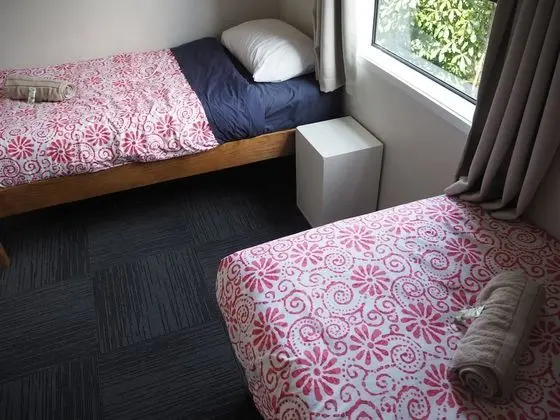 İki Ayrı Yataklı Oda, 2 Tek Kişilik Yatak, Ortak Banyo