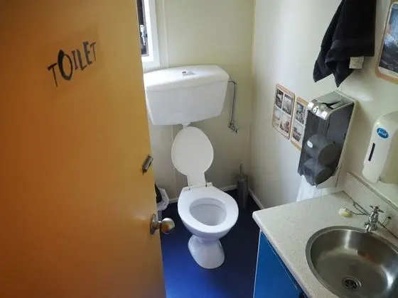 İki Ayrı Yataklı Oda, 2 Tek Kişilik Yatak, Ortak Banyo