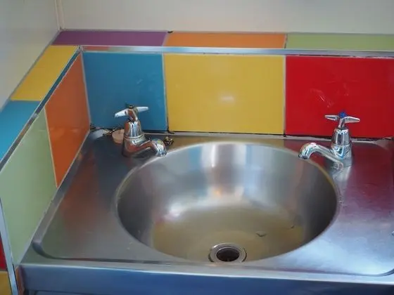 Tek Büyük Yataklı Oda, Ortak Banyo