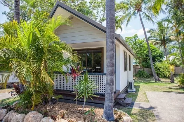 Stand Alone Cabin, 1 bedroom, kitchenette, balcony, non-smoking