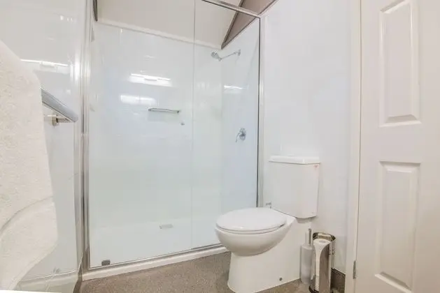 Stand Alone Cabin, 1 bedroom, kitchenette, balcony, non-smoking
