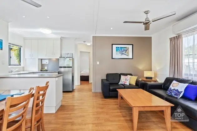 Tropical Villa, 2 bedrooms (queen and 2 singles), kitchen, non smoking