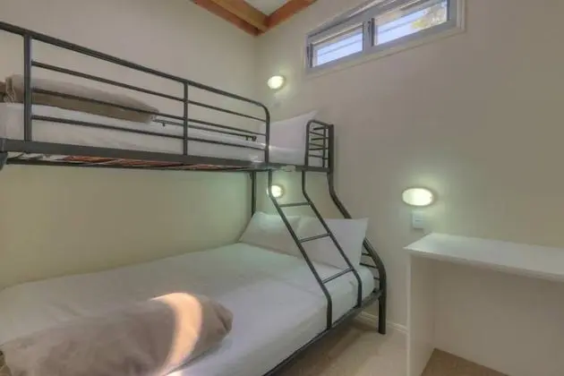 Kulübe (Waterfront 2BR)