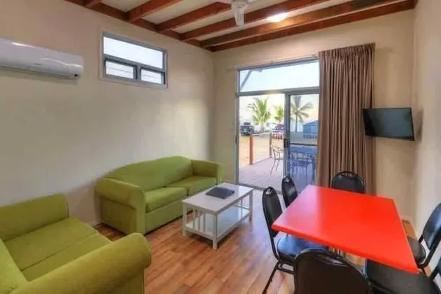 Lake View Cabin (2BR)