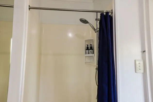 Apart Daire, 2 Yatak Odası, Küçük Mutfak (Self Contained 8 Berth)