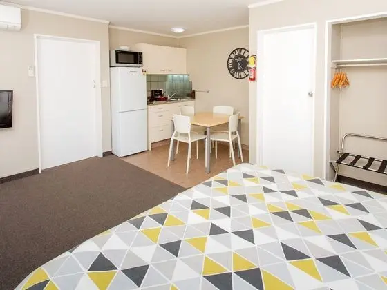Apart Daire, 2 Yatak Odası, Küçük Mutfak (Self Contained 8 Berth)