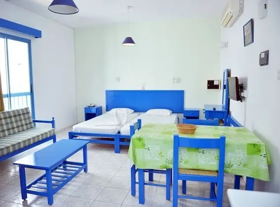 Stüdyo, Avlu Manzaralı